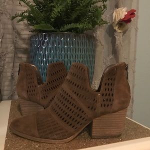 Vince camuto booties